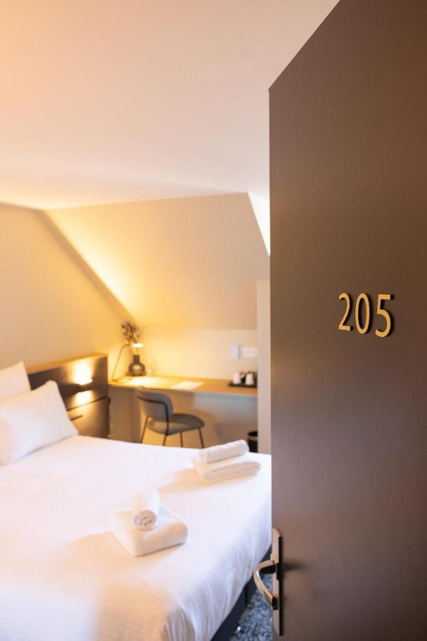 Logis Hotel & Restaurant Le Vert Bocage Franqueville-Saint-Pierre ภายนอก รูปภาพ